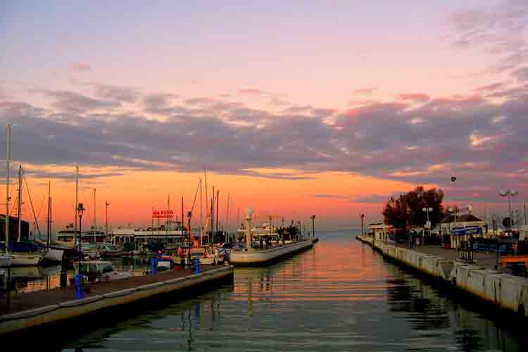 Risultato immagini per porto di riccione